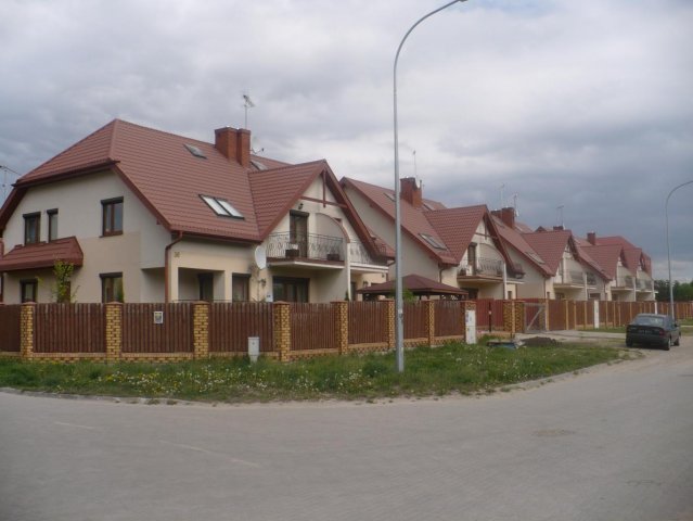 domki mieszkalne w zabudowie szeregowej przy ul. 22-go puku piechoty